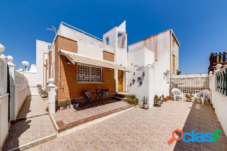 PRECIOSO QUAD DE DOS DORMITORIOS, SOLARIUM, PARKING Y