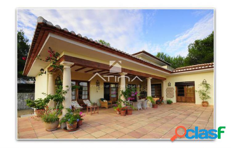 "IMPRESIONANTE VILLA DE LUJO EN FINCA CON YEGUADA EN JAVEA"