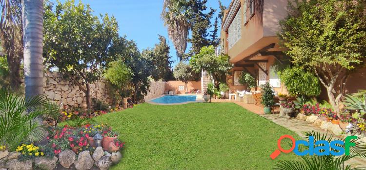 Oportunidad Villa de Lujo y Local Comercial