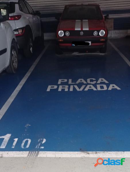 Parking doble ubicado en Avda. Catalunya.
