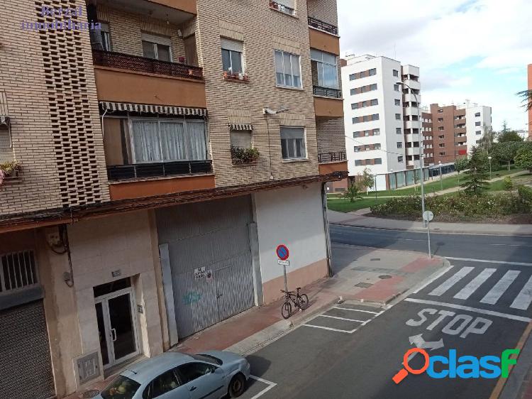 Piso exterior en venta de 62 metros construidos en Logroño,