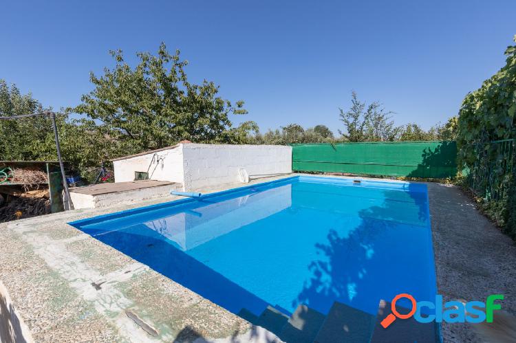 Preciosa casa con terreno de 1800m y piscina en Padul