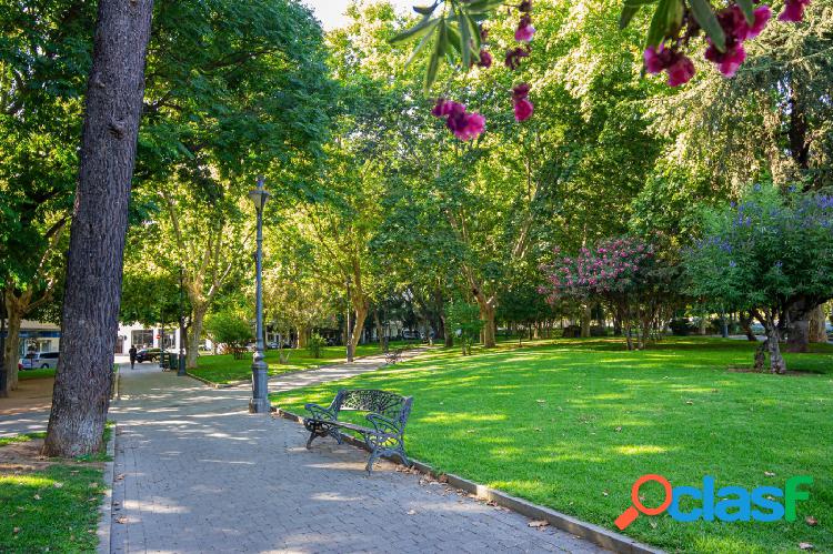 VIVIENDA DE 4 DORMIT. EN INMEJORABLE ZONA Y CERCANA A