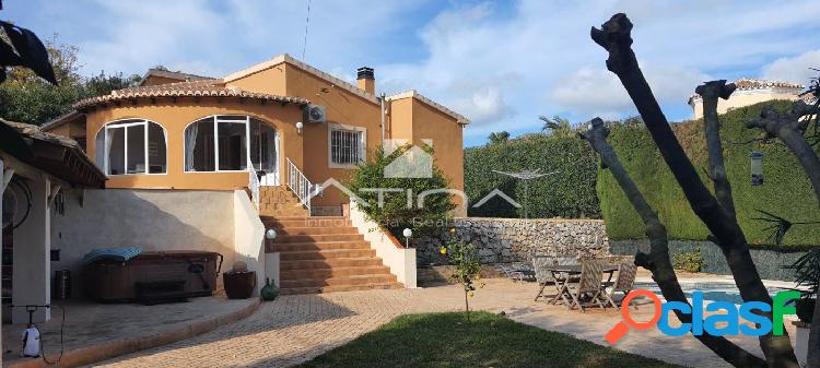 Villa completamente reformada junto al campo de golf de
