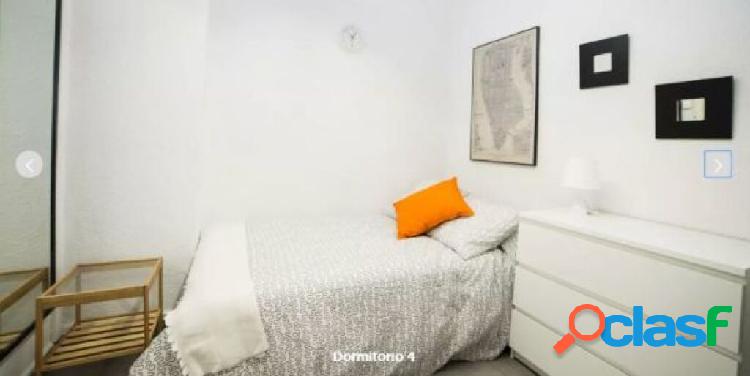 Bright room to rent on Calle de Martínez Cubells