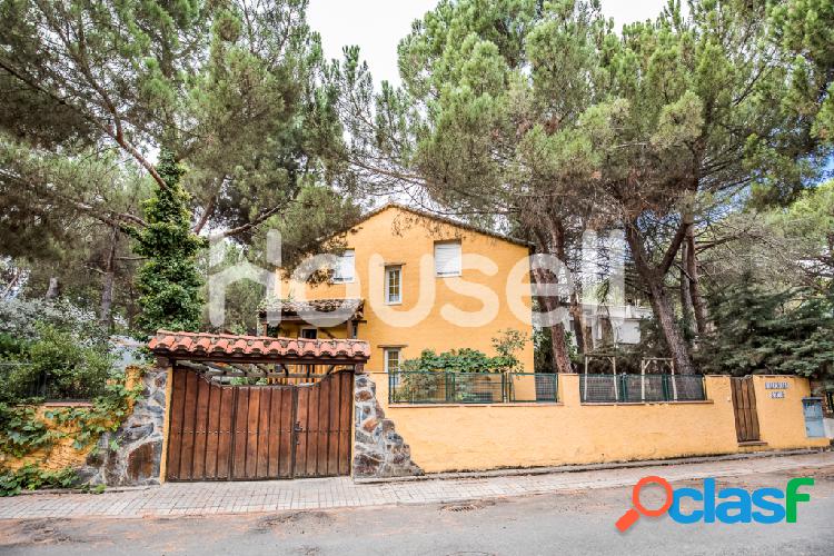 Casa en venta de 254 m² en Calle Pico Almanzor, 05292