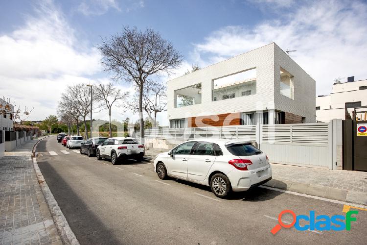 Casa en venta de 348 m² en Calle de la Portadora, 08800