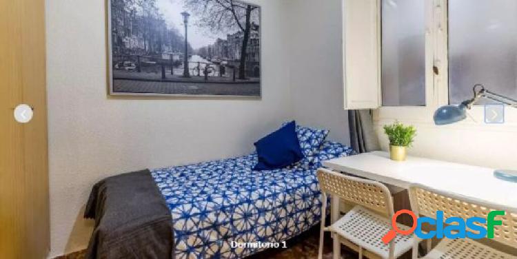 Comfy room to rent on Plaza de Polo de Bernabé