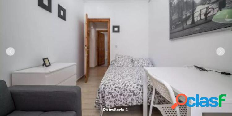 Cosy single room to rent in Calle de Alboraia