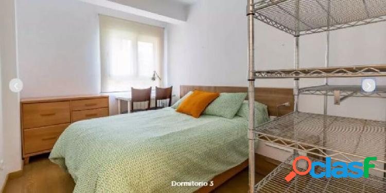 Cozy room to rent on Calle del Marqués de Montortal