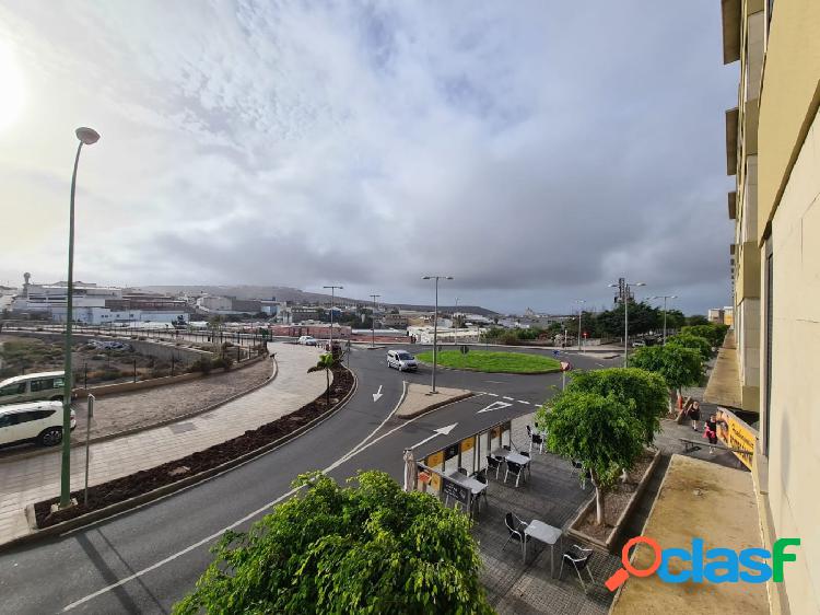 Piso de 3 dormitorios con plaza de garaje zona Siete Palmas