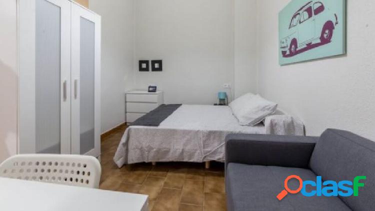 Room to rent in Calle del Almirante Cadarso