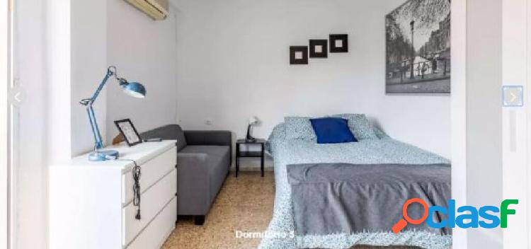 Room to rent on Calle de Campoamor