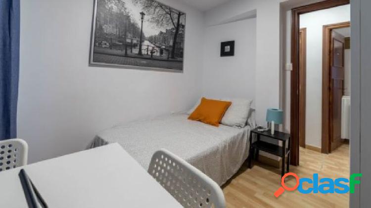 Room to rent on Calle de Godofred Ros