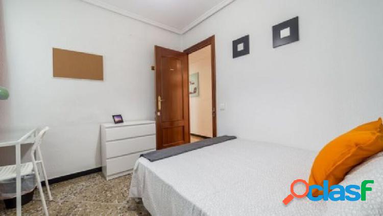 Room to rent on Calle del Oriente