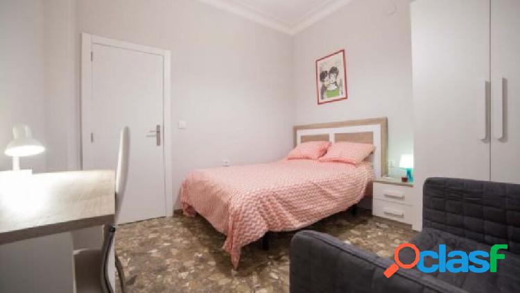 Room to rent on Carrer dels Centelles
