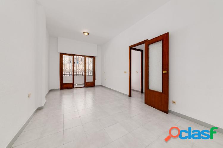 APARTAMENTO DE 2 DORMITORIOS PARA REFORMAR EN ZONA HABANERAS