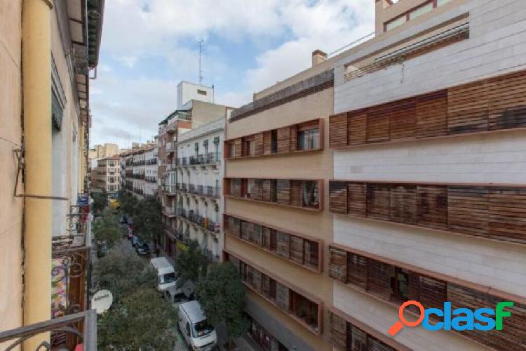 Apartamento luminoso y central