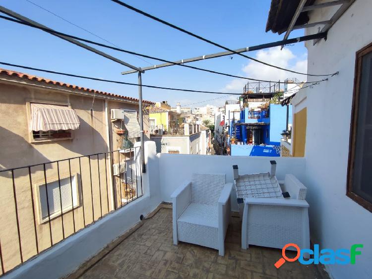 CASA EN EL CASCO ANTIGUO DE ALICANTE con LICENCIA TURISTICA