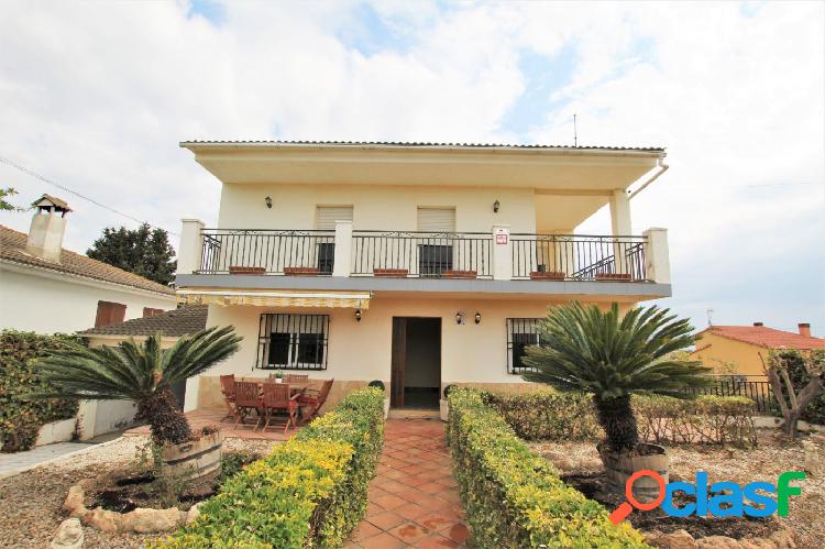 CASA INDIVIDUAL CON PISCINA EN SANT JAUME DELS DOMENYS