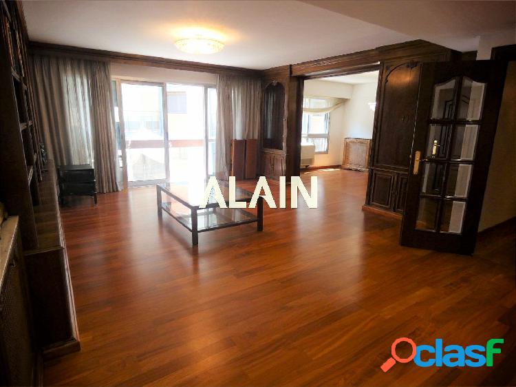 Excelente vivienda en finca esquinera en calle Colon