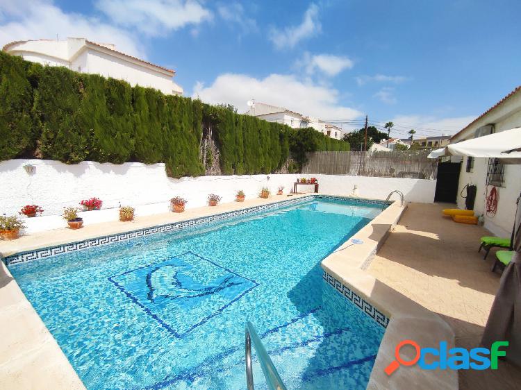 GRAN OPORTUNIDAD! CHALET INDEP