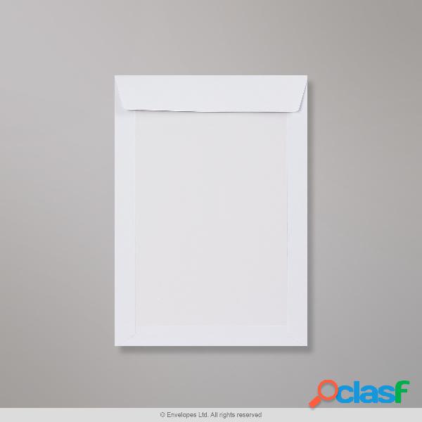 Sobre blanco con dorso de cartón en blanco de 324x229 mm