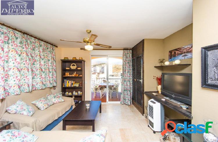 Venta de piso de 2 dorm. y con garaje en La Herradura