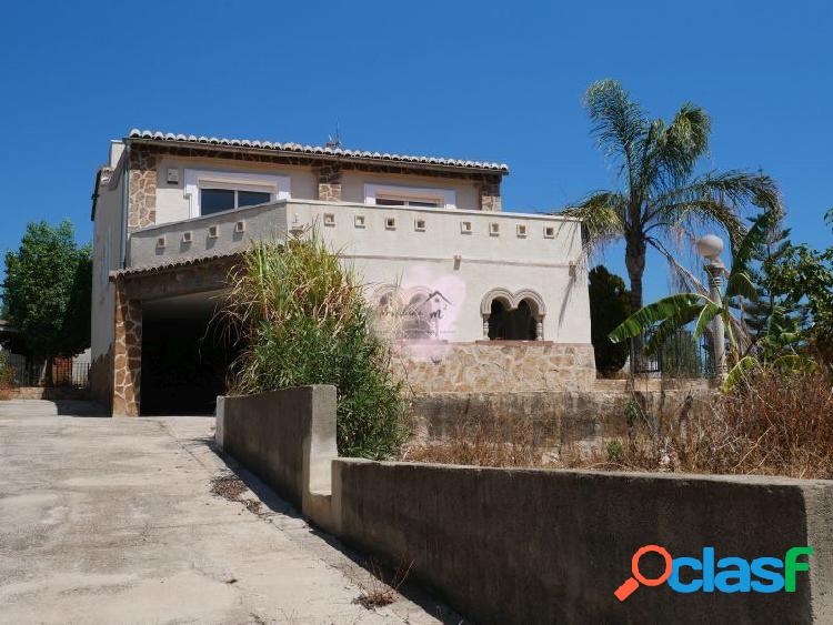 Villa independiente en venta en La Font D´en Carros