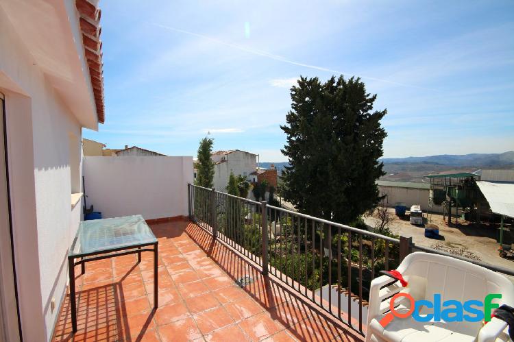 ATICO en venta en Periana con terraza y chimenea.