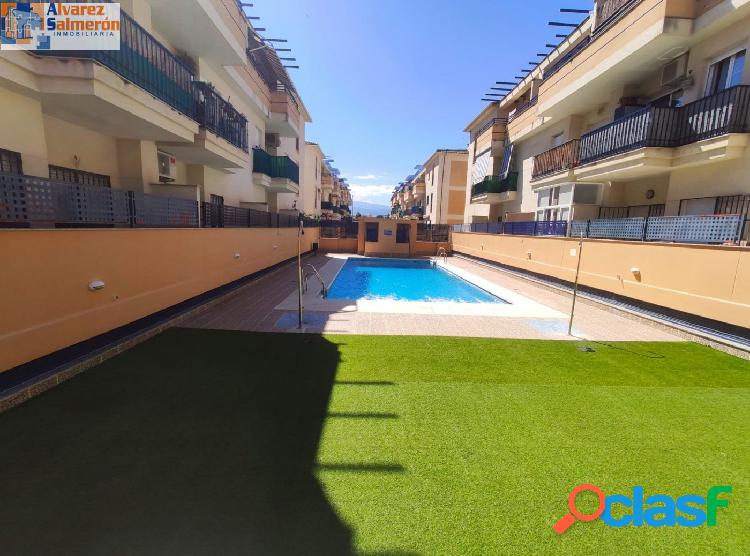 Bonito piso en Urbanización privada con piscina y zonas