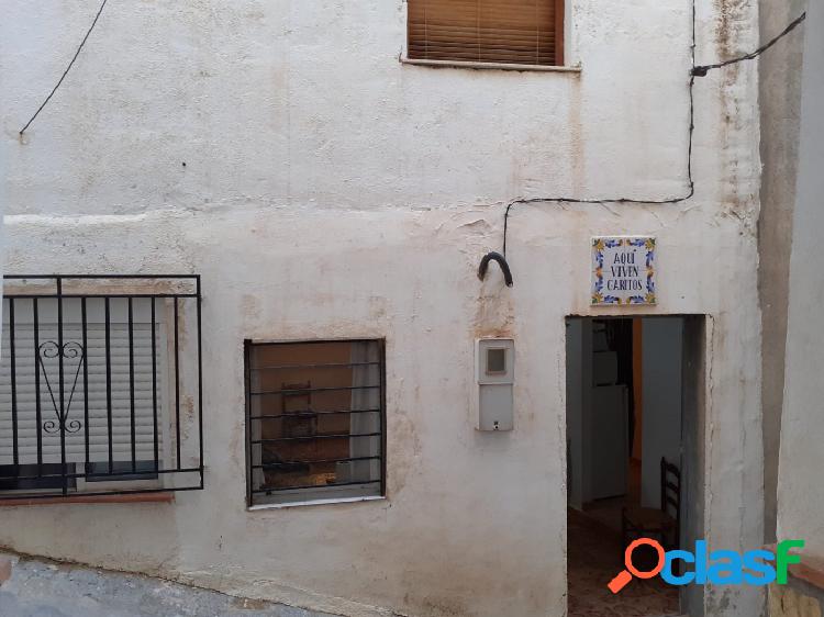 CASA DE TRES HABITACIONES EN SERÓN, ALMERÍA.