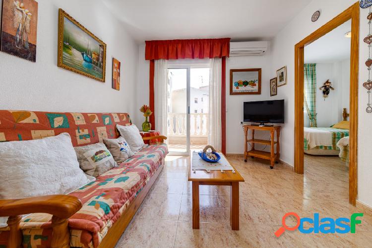 IMPECABLE APARTAMENTO DE 2 DORMITORIOS A 200 METROS DE LA