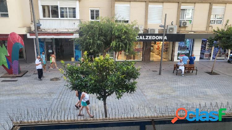 Local interesante cerca de la Triangular