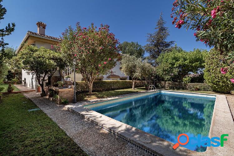 Magnífico chalet independiente con vivienda en una sola