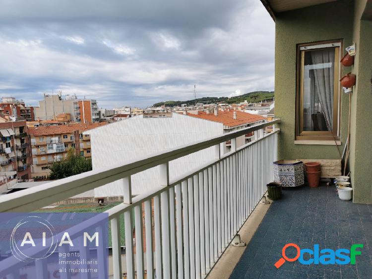 Piso impecable, amplio, soleado y con vistas