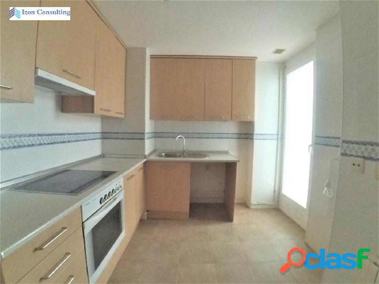 Piso sin amueblar 3 o 4 habitaciones 2 baños