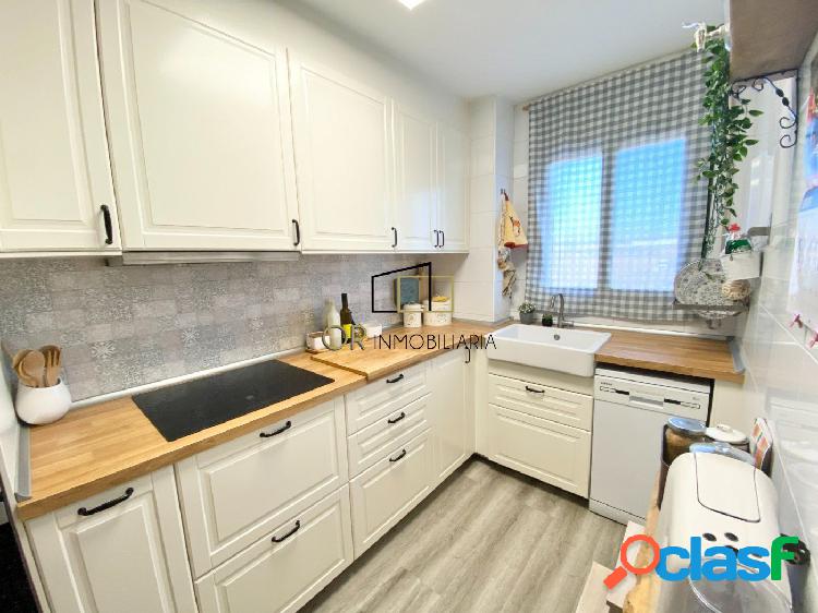 Ático duplex con terraza, 3 hab, 2 baños, parking y