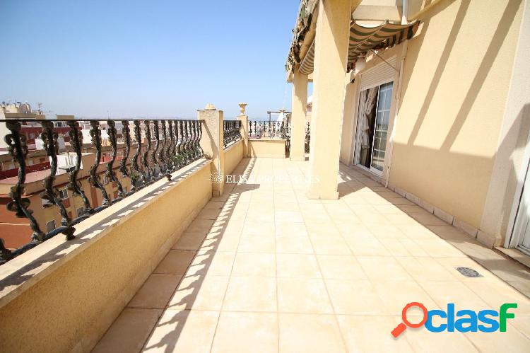 Ático en venta con gran terraza