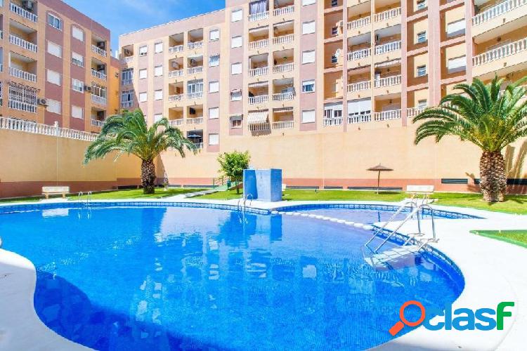 APARTAMENTO CON GARAJE Y PISCINA EN PARQUE LAS NACIONES