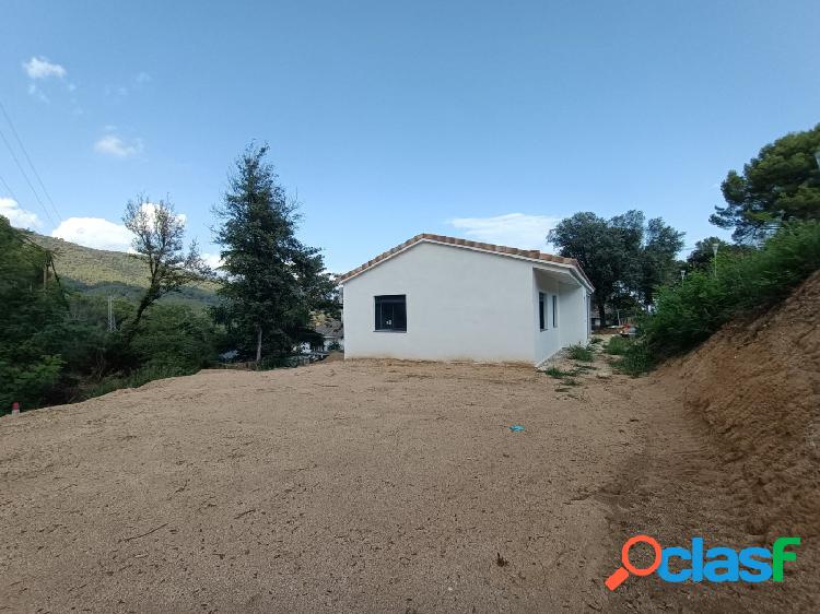 Casa a Cànoves i Samalús amb vistes al Montseny.
