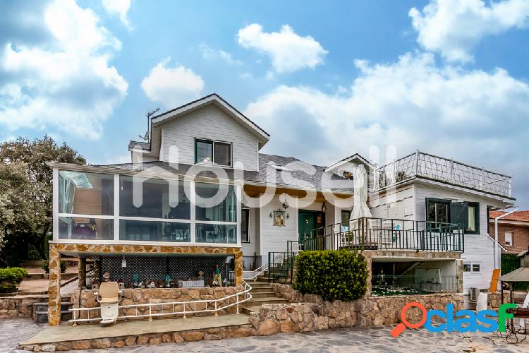 Casa en venta de 300 m² en Calle Arroyo, 28292 Escorial
