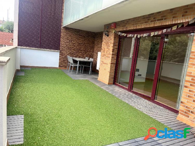 Espectacular piso 1era planta con una amplia terraza, muy