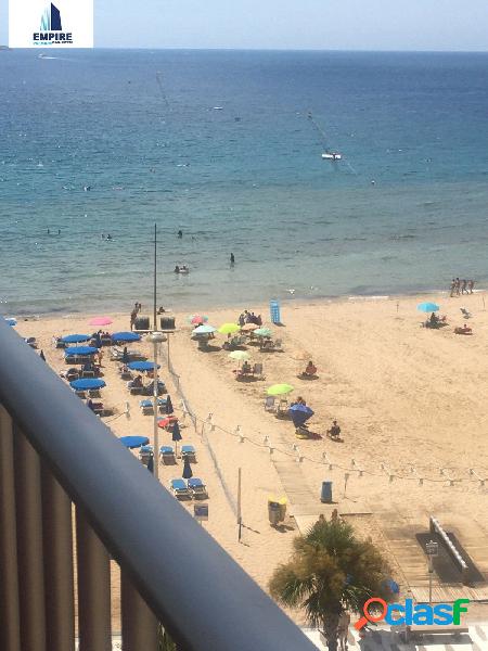 INCREÍBLE PISO REFORMADO EN PRIMERA LINEA DE PLAYA LEVANTE!