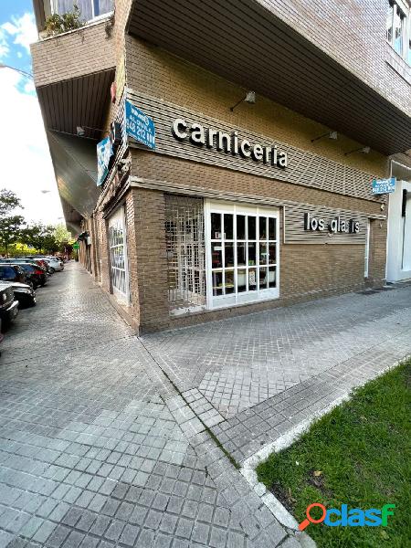 Local comercial primer ensanche,