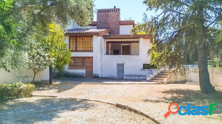 Magnífico chalet en la prestigiosa urbanización Cortijo
