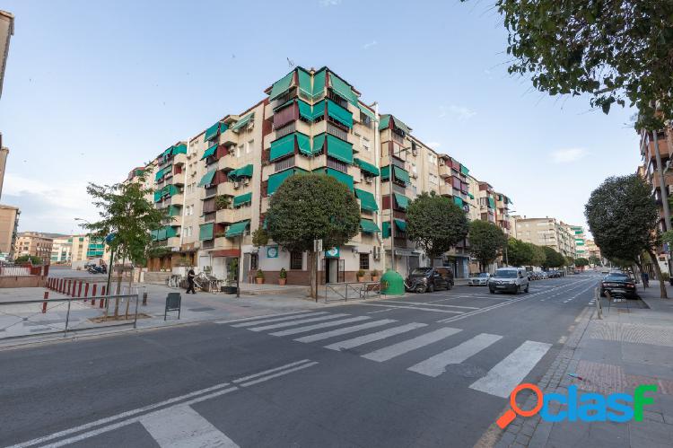 Piso en Urbanización con piscina y zonas comunes