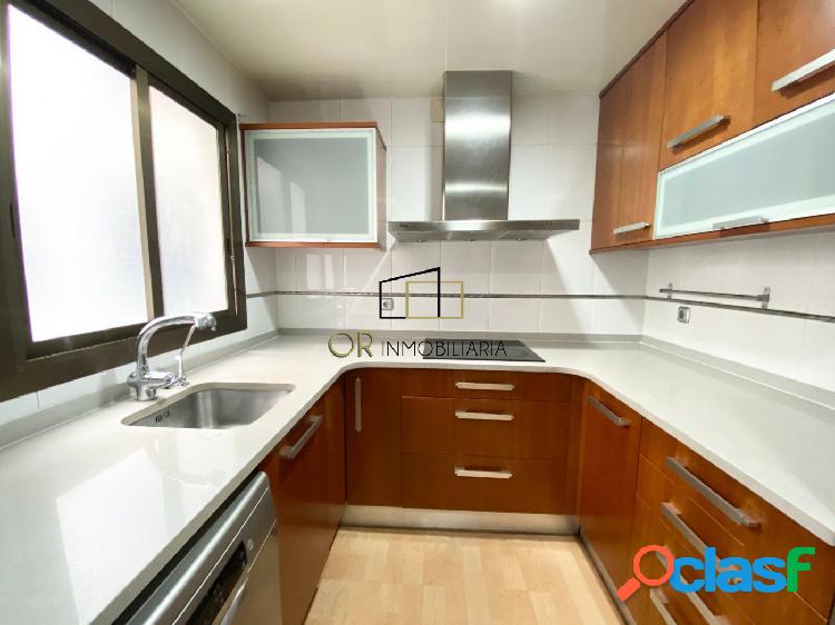 Piso exterior, reformado, 3 hab, 2 baños, balcones y asc