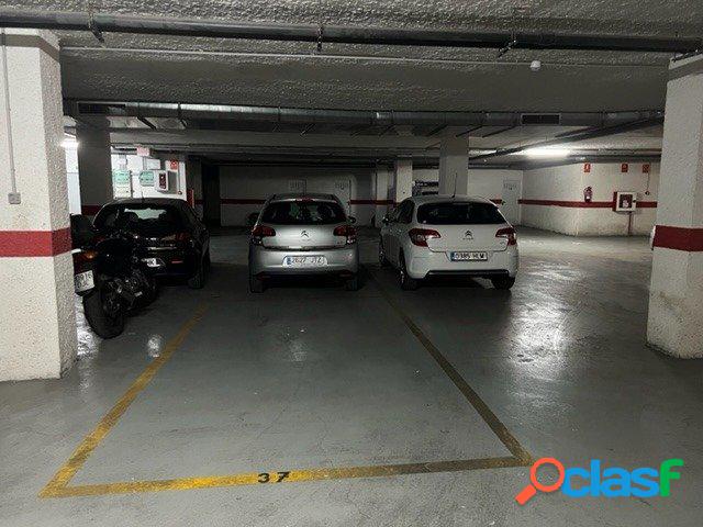 Se alquila plaza de parking en centro de Calpe