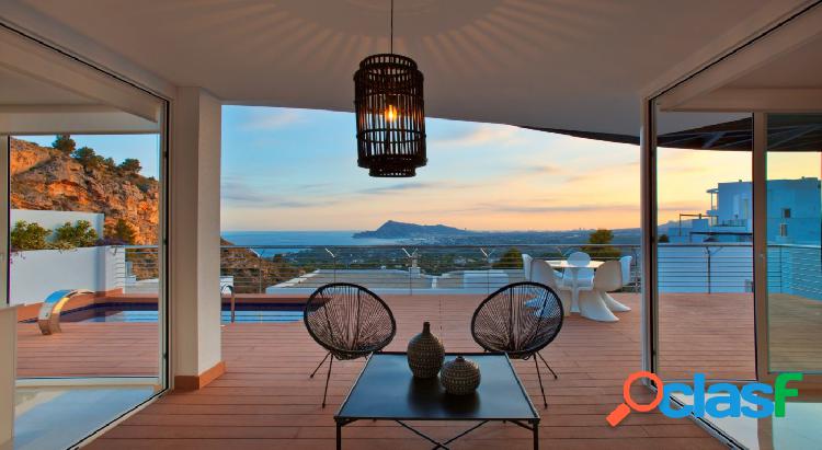 VILLA DE LUJO DE OBRA NUEVA EN ALTEA